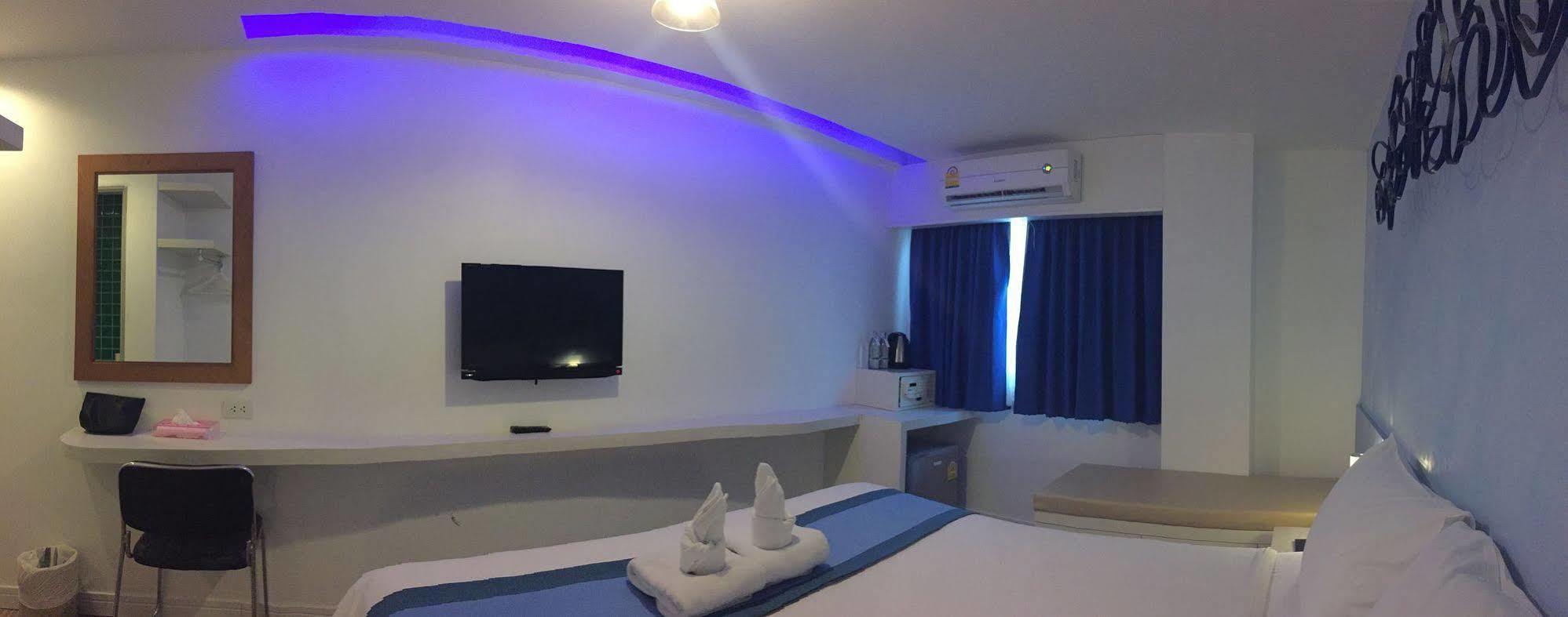 Holidays Home Pattaya Esterno foto