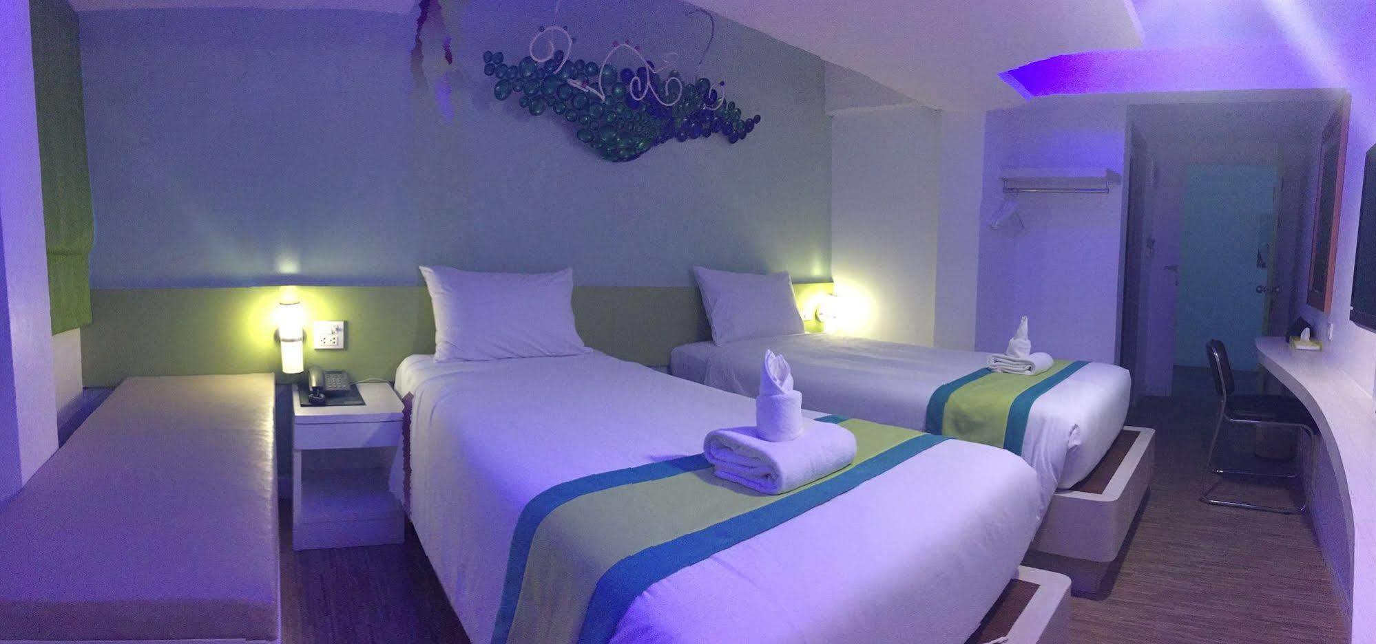 Holidays Home Pattaya Esterno foto
